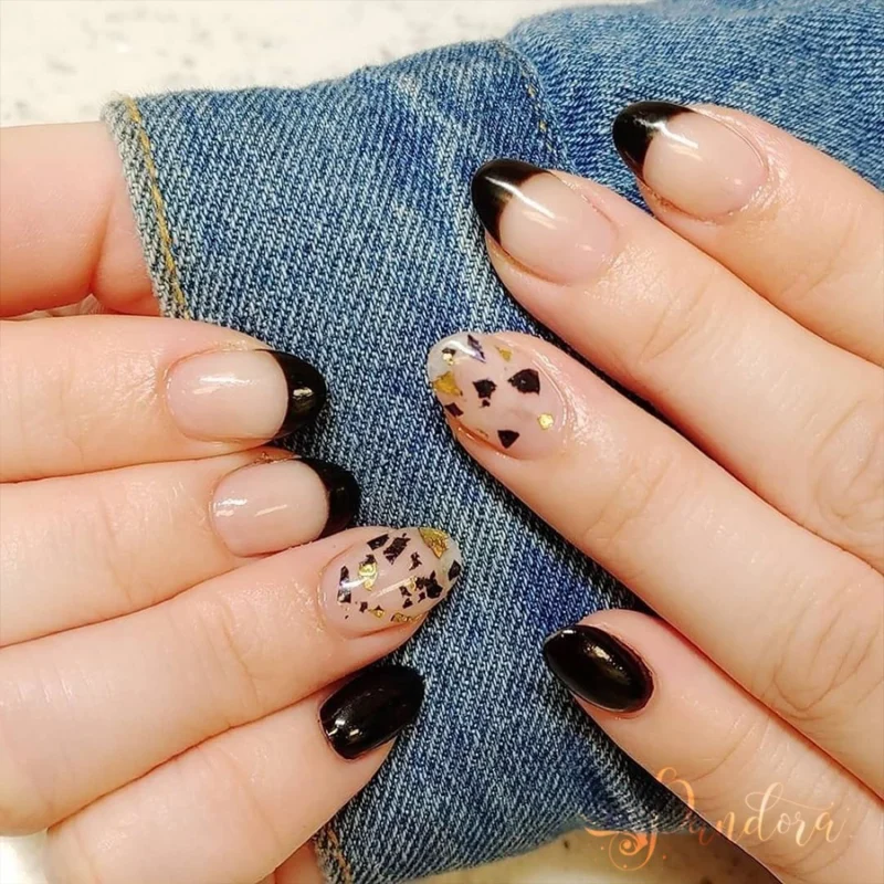 Edgy elegance and a touch of gold! 🖤✨ We are absolutely loving the sophisticated, slightly moody vibe of 2026-08-26 -