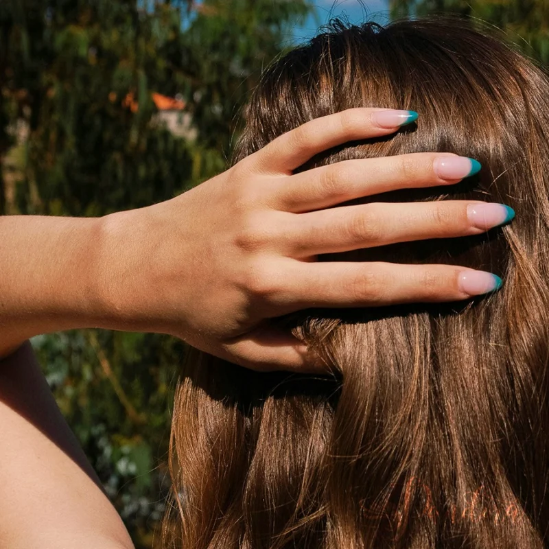 Golden hour glow and vibrant teal tips! 🌿✨ We are still completely obsessed with the effortless beauty of this set