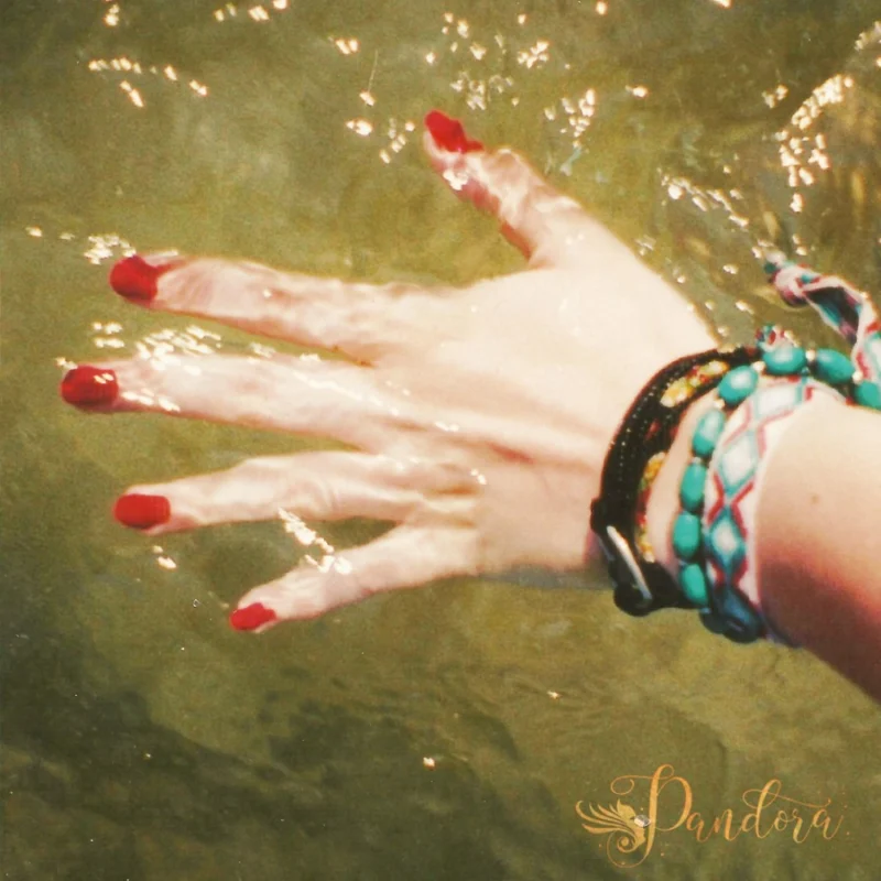 Making a splash with a classic red! 🌊🍒 We are loving the carefree, bohemian summer vibes in this set! There