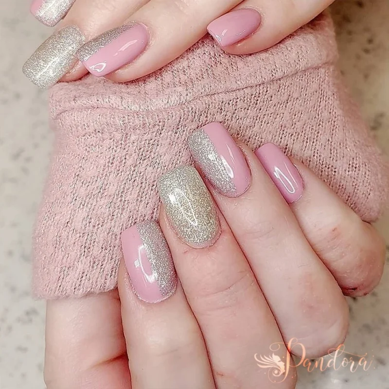 Soft pinks and sparkling silver! 💖✨ We are completely swooning over the sweet and glamorous look! Pairing a dusty, soft